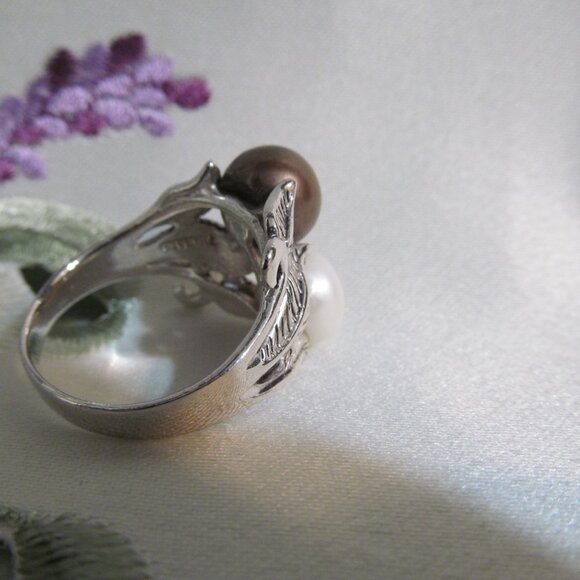 CFJ Sterling Silver and Pearl Ring ~ White & Brown Pearl ~ w Leaf Detail Size 10 - Picture 9 of 16
